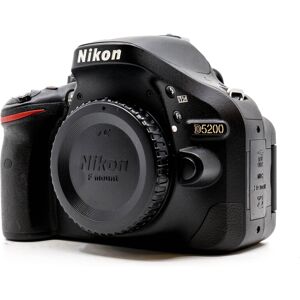 Used Nikon D5200