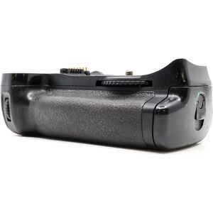 Used Nikon MB-D10 Battery Grip