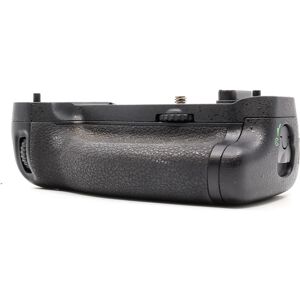 Used Nikon MB-D16 Battery Grip