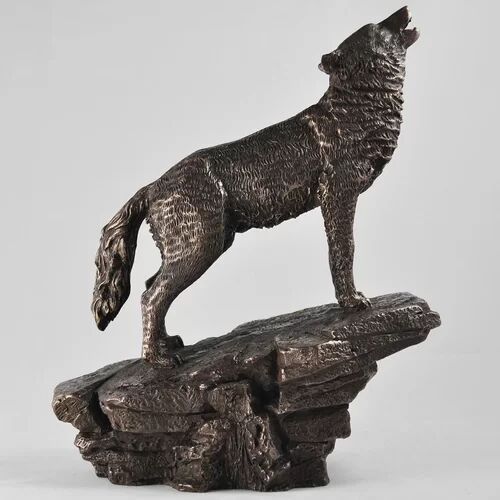 World Menagerie Animal Wolf Cold Cast Wildife Figurine World Menagerie  - Size: 41cm -43cm H X 53cm -55cm W X 15cm -18cm D