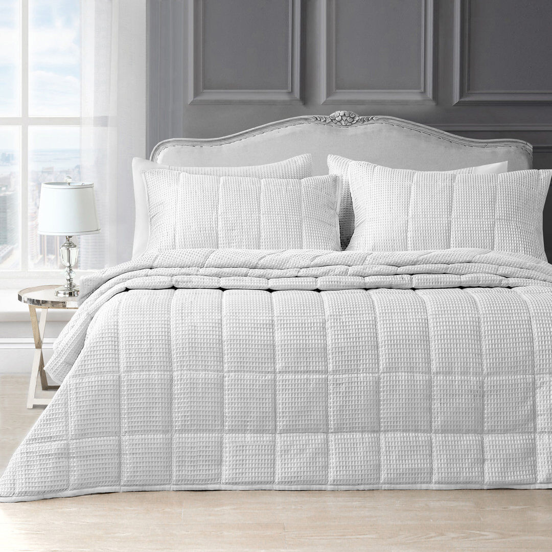 17 Stories Nasya Classic Waffle Weave Quilted Bedspread Set White 264 x 254 cm