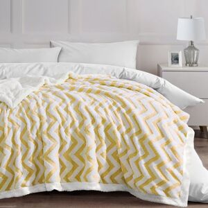 Latitude Run Aayanah Chunky Sherpa Backed Jacquard Chevron Throw Blanket Ochre W150 x L200cm Latitude Run Aayanah Chunky Sherpa Backed Jacquard Chevron Throw Blanket Ochre W150 x L200cm