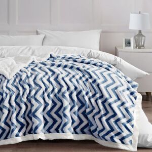Latitude Run Aayanah Chunky Sherpa Backed Jacquard Chevron Throw Blanket Navy W150 x L200cm Latitude Run Aayanah Chunky Sherpa Backed Jacquard Chevron Throw Blanket Navy W150 x L200cm