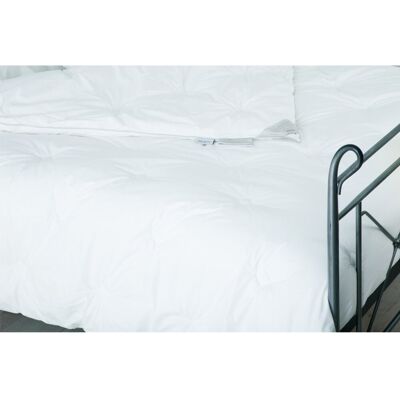 Belledorm Elegance Silk 4.5 Tog Duvet White Super King Belledorm Elegance Silk 4.5 Tog Duvet White Super King