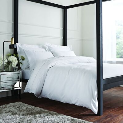 Bianca Cotton Luxury 800 Thread Count 100% Cotton Sateen Duvet Cover Set with Pillowcases White Kingsize - 2 Standard Pillowcases Bianca Cotton Luxury 800 Thread Count 100% Cotton Sateen Duvet Cover Set with Pillowcases White Kingsize - 2 Standard Pillowcases