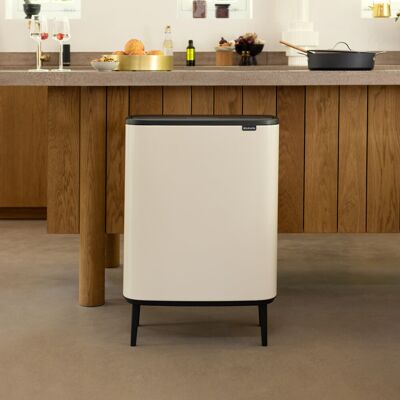 Brabantia Bo Touch Bin Hi 2x30l Soft Beige 60L Brabantia Bo Touch Bin Hi 2x30l Soft Beige 60L
