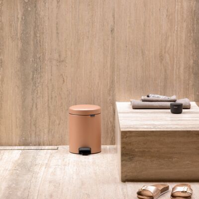 Brabantia NewIcon Soft Closing Pedal Bin Warm Copper 5 L Brabantia NewIcon Soft Closing Pedal Bin Warm Copper 5 L