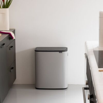 Brabantia Bo Touch Bin, 60 litre, with 1 inner Plastic Bucket Soft Grey 60L Brabantia Bo Touch Bin, 60 litre, with 1 inner Plastic Bucket Soft Grey 60L