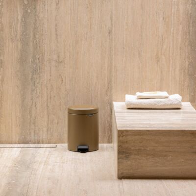 Brabantia NewIcon Soft Closing Pedal Bin Warm Brass 5 L Brabantia NewIcon Soft Closing Pedal Bin Warm Brass 5 L