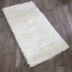 Fjørde & Co Aditya Handmade Shag White Rug White Rectangle 70x x 140cm Fjørde & Co Aditya Handmade Shag White Rug White Rectangle 70x x 140cm