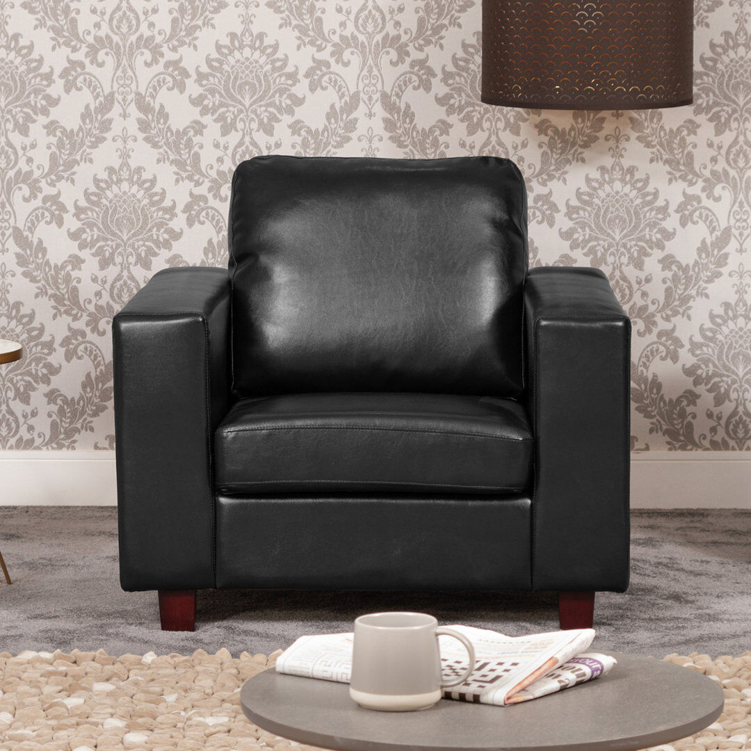 ClassicLiving Acorn Oaks Club Chair Black 87cm H X 91cm W X 86cm D