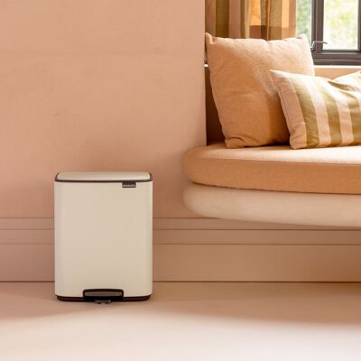 Brabantia Bo Pedal Bin Soft Beige 12 L/36.9cm H x 29.2cm W x 26.3cm D Brabantia Bo Pedal Bin Soft Beige 12 L/36.9cm H x 29.2cm W x 26.3cm D
