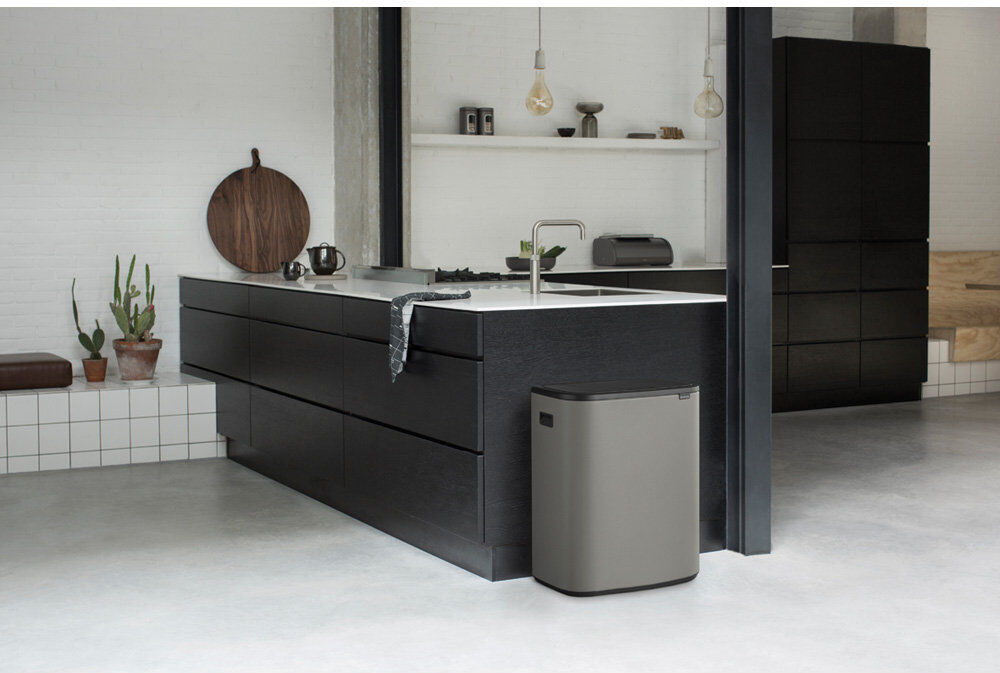 Brabantia Bo Touch Bin, 60 litre, with 1 inner Plastic Bucket Mineral Concrete Grey 60L