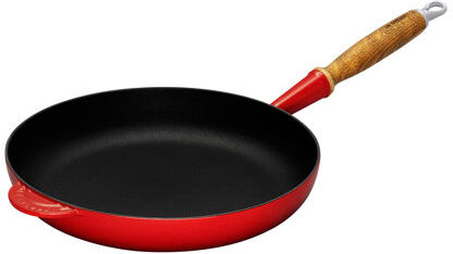 Le Creuset 28cm Frying Pan Le Creuset Colour: Cherry 29cm Le Creuset 28cm Frying Pan Le Creuset Colour: Cherry 29cm