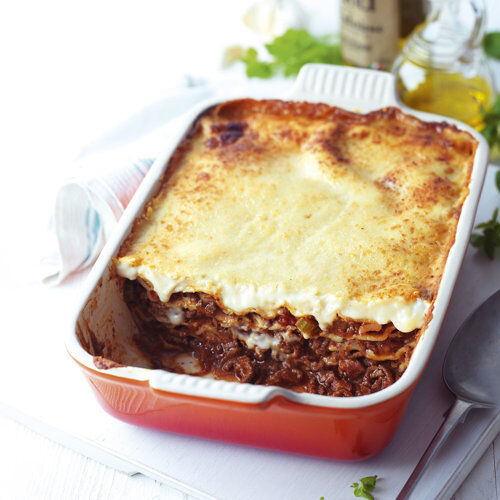 Le Creuset Stoneware Heritage Rectangular Dish 26cm Le Creuset Colour: Orange Le Creuset Stoneware Heritage Rectangular Dish 26cm Le Creuset Colour: Orange