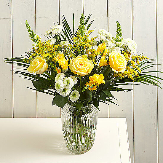 Serenata Flowers Illuminating Bouquet Serenata Flowers Illuminating Bouquet