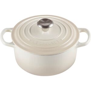 Le Creuset Signature Meringue Cast Iron 26cm Round Casserole Le Creuset Signature Meringue Cast Iron 26cm Round Casserole