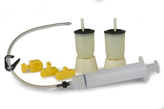 Shimano TL-BR002 Bleed Kit, Includes TL-BR001, TL-BR002, TL-BR003 And 4 Bleeding Spacers Clear