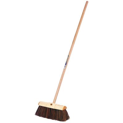 Draper 88618 Yard Broom - Polypropylene Sherbro mix head - Wood shaft, 1370mm long - Yard Broom Draper 88618 Yard Broom - Polypropylene Sherbro mix head - Wood shaft, 1370mm long - Yard Broom