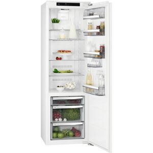 AEG SKS818E9ZC Series 9000 177cm Integrated In Column Larder Fridge