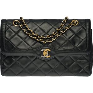 Chanel Amazing Classic Double flap shoulder bag in black quilted lambskin, GHW - Size: 27 x 17 x 6 cm (10.5 x 6.5 x 2.5 Inches) Chain length : 42 cm (16,5 Inches) Reference : 100315 Packaging : Hologram: Yes Authenticity card : No Dustbag : No Box : No Ge