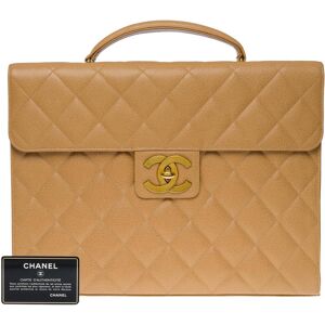 Chanel Amazing vintage Briefcase in beige caviar leather, GHW - Size: 37 x 28 x 4 cm (14.5 x 11 x 1.5 Inches) Reference: 101090 Packaging Hologram: Yes Authenticity card: Yes + booklet Dustbag: No Box: No General condition: 7,5/10 In excellent vintage con