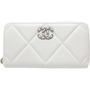 Chanel 19 Round Zipper Matelasse CC Mark AP1063 Long Wallet Leather White 083407