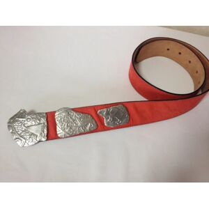 Vintage Carlos Falchi red suede leather belt with silver fun and unique animal motifs. Great masterpiece. US28, 29, 30, 31, 32, 33
