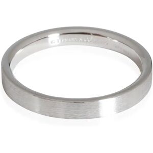 TIFFANY & CO. Essential Wedding Band in Platinum