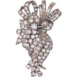 Vintage 1950s French 7.5 Carats Baguette and Brilliant Cut Diamonds Gold Brooch