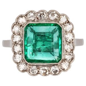 Vintage French 1925s Art Deco Insignificant Colombian Emerald Diamond Platinum Ring
