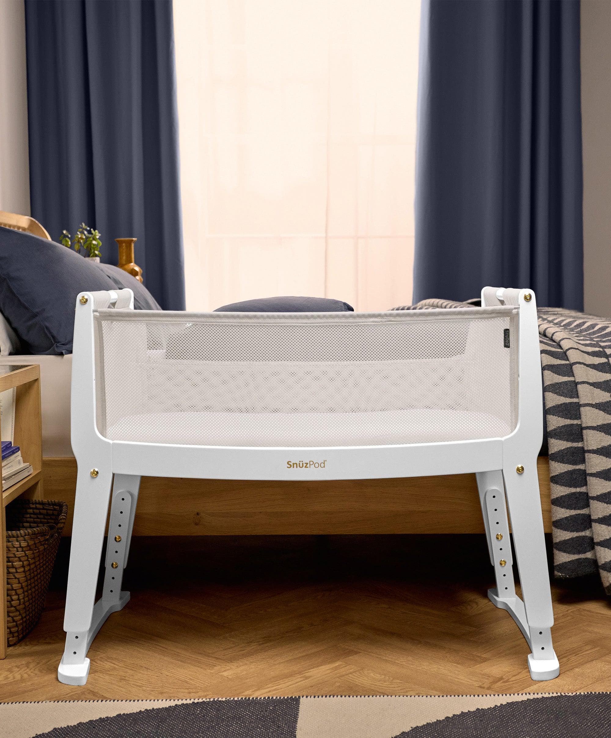 SnuzPod Studio Bedside Crib - Paris