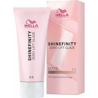 Wella Professionals Shinefinity Zero Lift Glaze in 07/0 Natural Oatmilk, 60ml Wella Professionals Shinefinity Zero Lift Glaze in 07/0 Natural Oatmilk, 60ml
