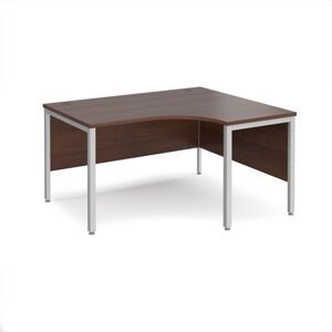 Office Desk Right Hand Corner Desk 1400mm Walnut Top With Silver Frame 1200mm Depth Maestro 25 MB14ERSW Office Desk Right Hand Corner Desk 1400mm Walnut Top With Silver Frame 1200mm Depth Maestro 25 MB14ERSW