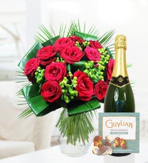 Prestige Flowers Roses & Bubbly - Free Chocs