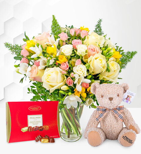 Prestige Flowers Rose and Freesia Gift Set