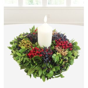 Prestige Flowers Christmas Candle Wreath - Free Chocs
