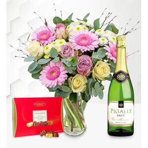 Prestige Flowers Country Garden with Fizz & Chocolates