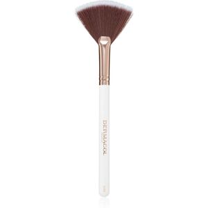 Dermacol Accessories Master Brush by PetraLovelyHair highlighter brush D59 Rose Gold 1 pc