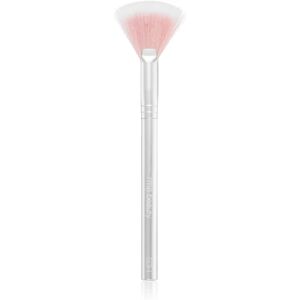 RMS Beauty Skin2Skin Classic Fan highlighter brush 1 pc