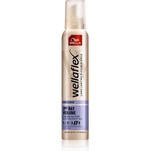 Wella Wellaflex 2nd Day Volume styling mousse for volume Vol 4 200 ml