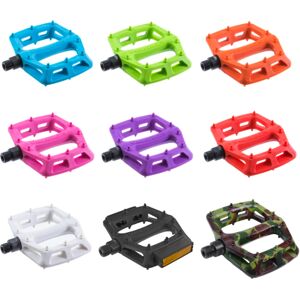 DMR V6 Flat Pedals - Orange DMR V6 Flat Pedals - Orange