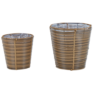 Beliani Set of  2 Plant Baskets Brown PE Rattan Planter Pots with Lining Indoor Outdoor Use Material:PE Rattan Size:24/31x25/32x24/31