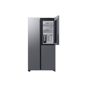 Samsung RS8000 9 Series American Fridge Freezer with Beverage Center™ and Metal Cooling Plate in Silver