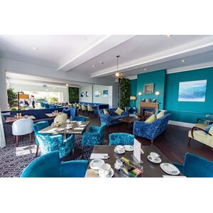 Essex: The Kingscliff Hotel Seaside Stay & Breakfast For 2   Wowcher