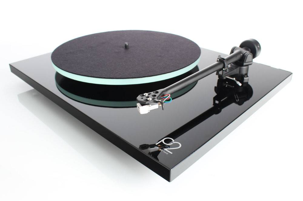 Rega Planar 2 Turntable Gloss Black