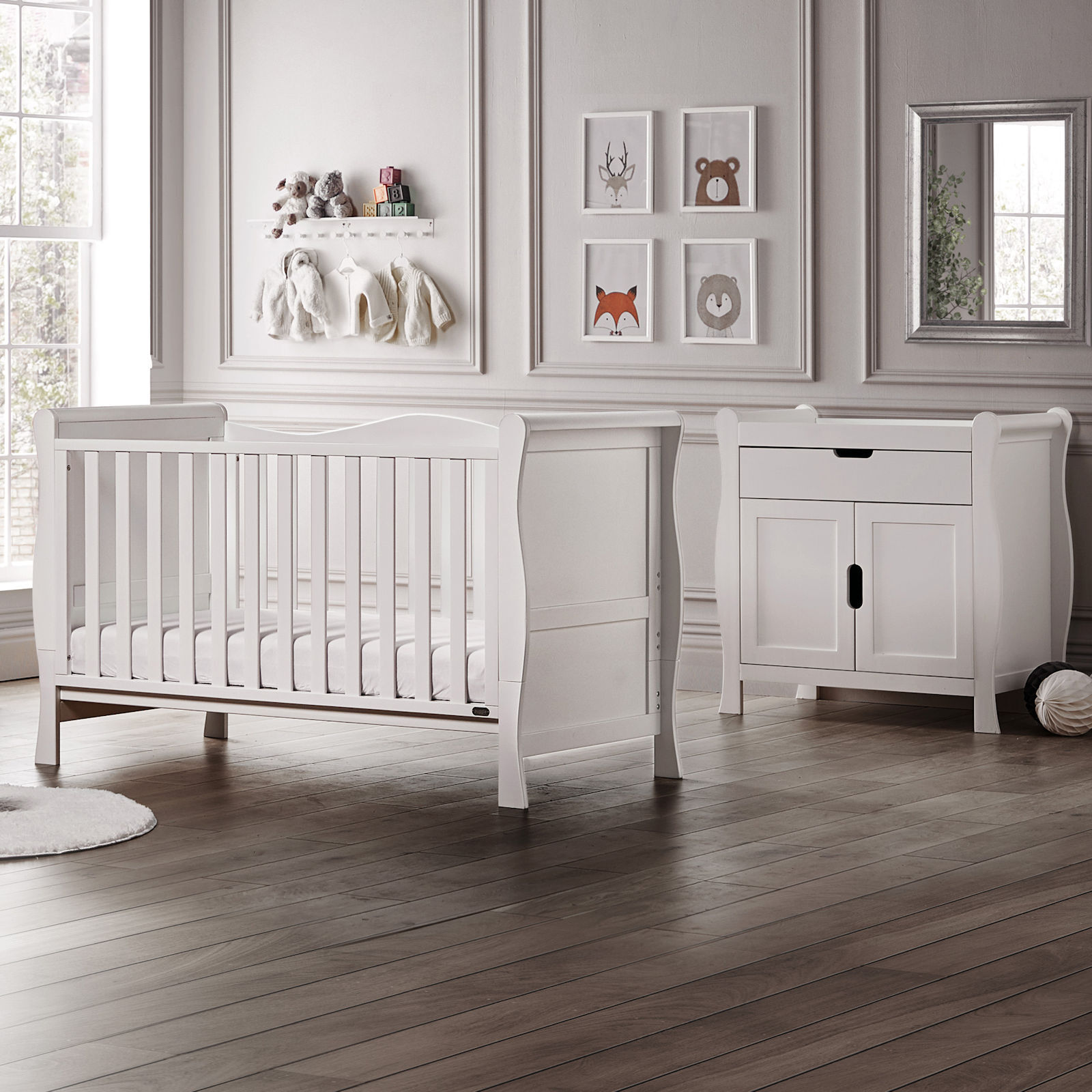 Puggle Prestbury Classic Deluxe Sleigh 4pc Nursery Furniture Set with Fibre Mattress - White Puggle Prestbury Classic Deluxe Sleigh 4pc Nursery Furniture Set with Fibre Mattress - White