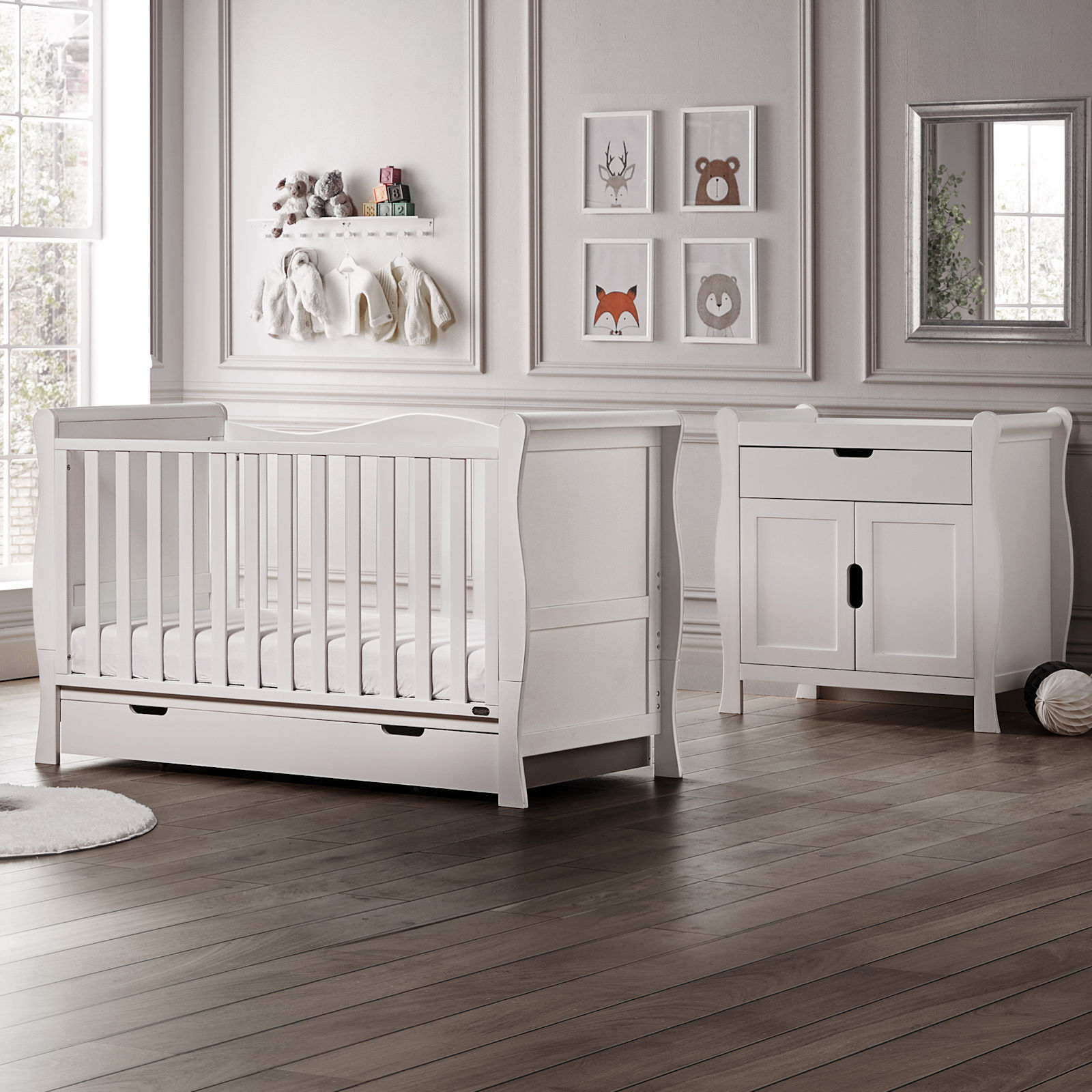 Puggle Prestbury Classic Deluxe Sleigh 4pc Nursery Furniture Set with Drawer - White Puggle Prestbury Classic Deluxe Sleigh 4pc Nursery Furniture Set with Drawer - White