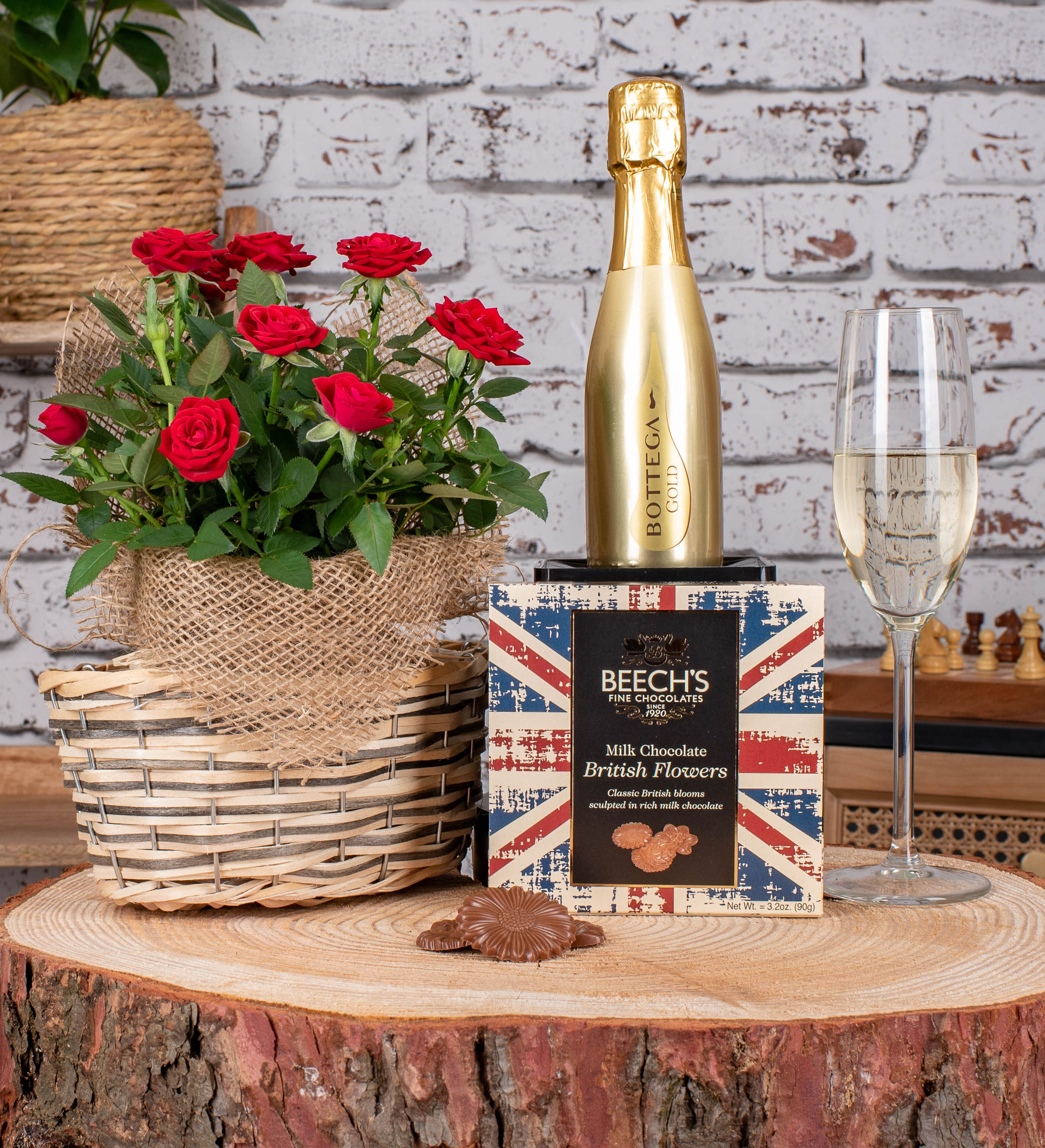 Rose & Chocolate Basket  - Hamper Gifts - Hamper Delivery - Gift Baskets - Gift Delivery - Send Hampers - Food Gifts Rose & Chocolate Basket  - Hamper Gifts - Hamper Delivery - Gift Baskets - Gift Delivery - Send Hampers - Food Gifts