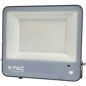 Simple Lighting 200w LED Flood Light with Photocell Sensor & Samsung Chip - 65000K Simple Lighting 200w LED Flood Light with Photocell Sensor & Samsung Chip - 65000K